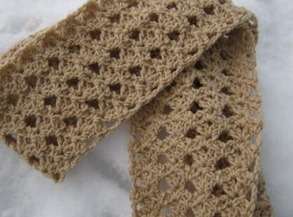 lacy scarf in beige