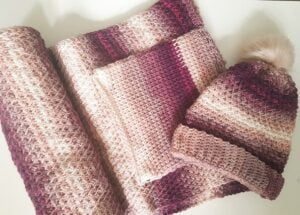 pocket shawl and beanie hat in Tunisian crochet