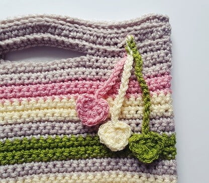 Crochet Heart Tote Bag Pattern : Hearts and Stripes - Jera's Jamboree