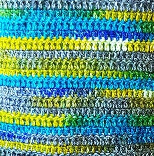 close up of UK treble / US double crochet stitch